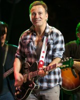 Bruce Springsteen - image by Ros O'Gorman Bruce Springsteen - image by Ros O'Gorman noise11.com photos
