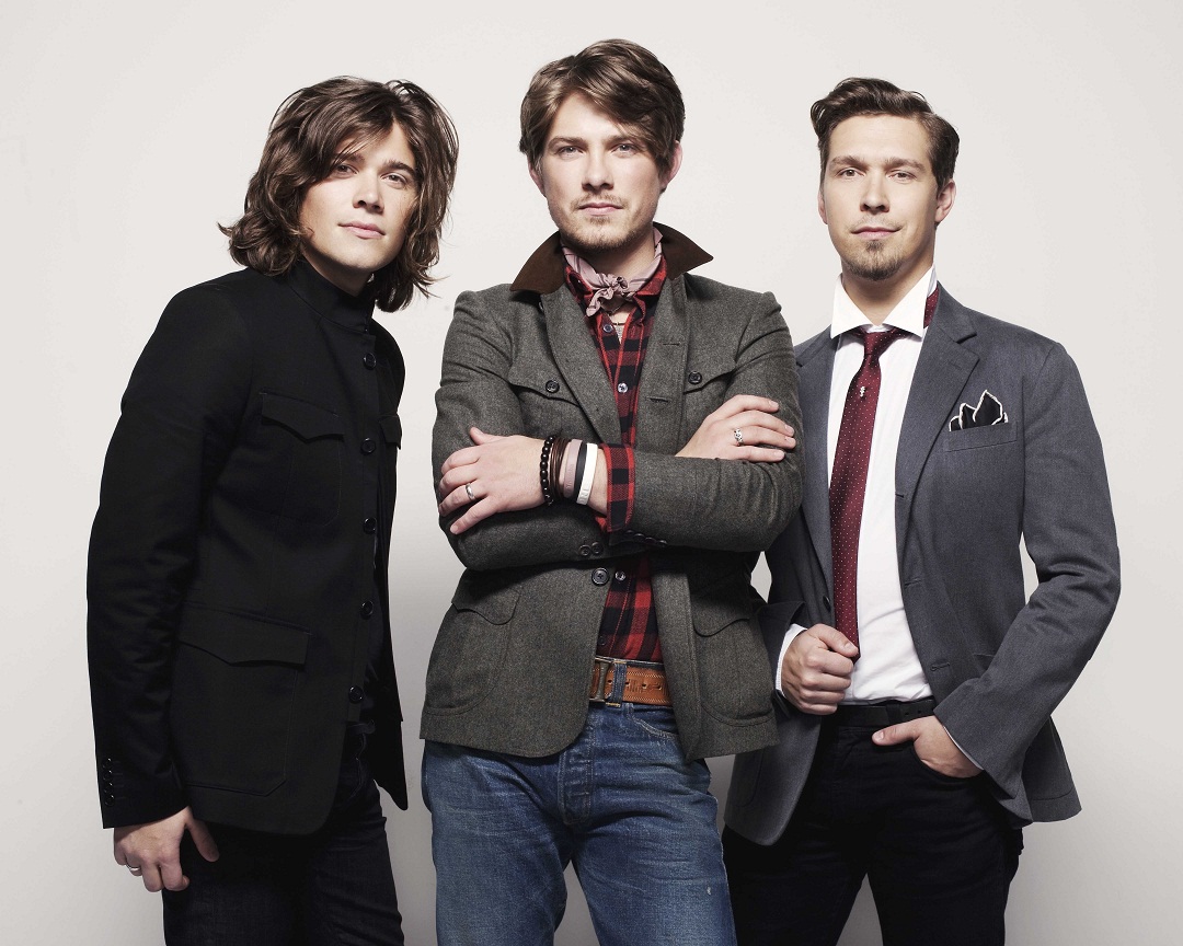 Hanson Release New Album In Australia Before Tour