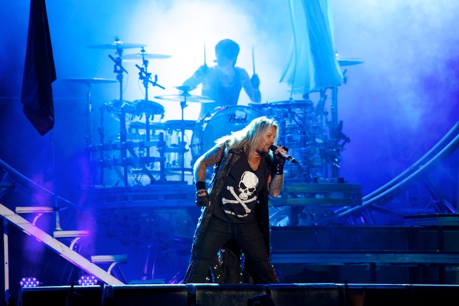 what did ozzy osbourne do with motley crue