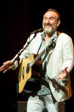 Colin Hay performs at the Recital Centre in Melbourne on 11 February 2018. Photo by Ros O'Gorman