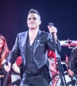 Robbie Williams photo by Mary Boukouvalas