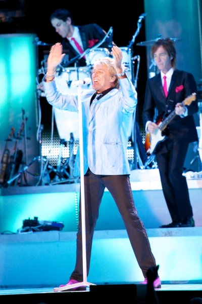 rod stewart tour perth