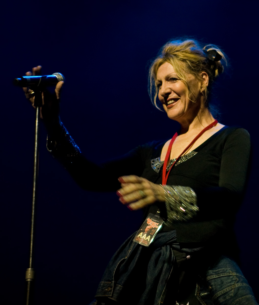 Australian Soul Singer Renée Geyer Dies At Age 69 - Noise11.com