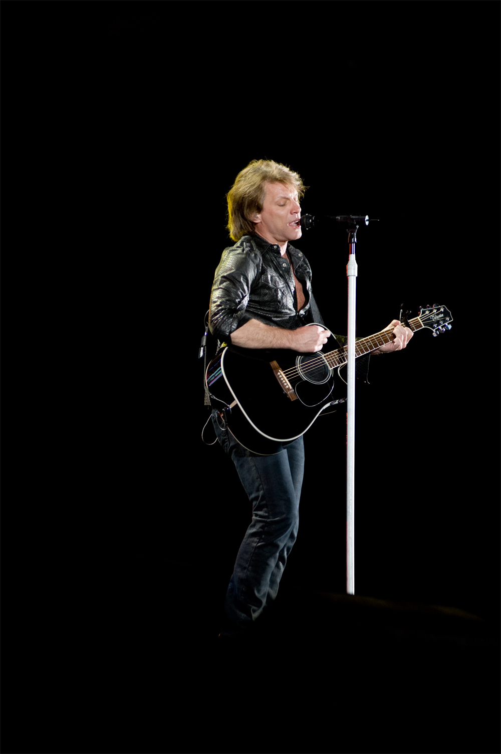 bon-jovi-call-on-friends-for-forever-legendary-edition-noise11
