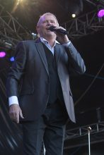 John Farnham Red Hot Summer Mornington. Photo by Ros O'Gorman