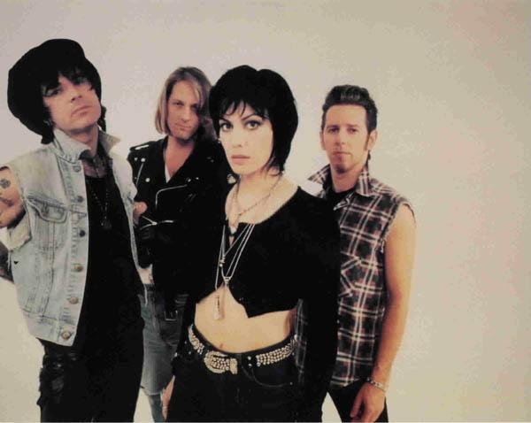 Joan Jett ja Blackhearts tuurileJoan Jett ja Blackhearts tuurile  