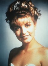 Sheryl Lee as Laura Palmer