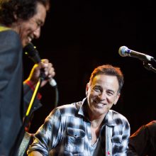 Alejandro Escavedo and Bruce Springsteen photo by Ros O'Gorman