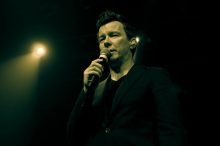 Rick Astley photo by Ros O'Gorman