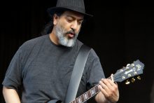 Kim Thayil of Soundgarden photo by Ros OGorman