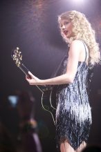 Taylor Swift photo by Ros O'Gorman