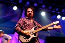 Steve Lukather photo by Ros O'Gorman