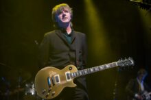 Neil Finn of Crowded House photo by Ros O'Gorman