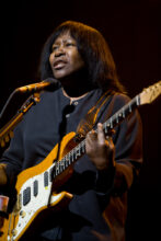 Joan Armatrading photo by Ros O'Gorman