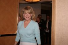 Bette Midler in Sydney 2005 photo Ros O'Gorman