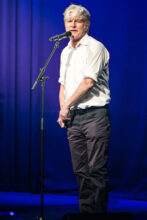 Tim Finn photo by Ros O'Gorman