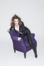 Sandra Bernhard announces Sandyland: An Evening with Sandra Bernhard – Australia & New Zealand tour March 2026