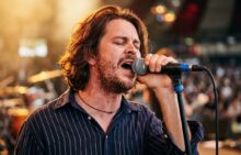 Powderfinger member Bernard Fanning at Big Day Out 2005 by Ros O'Gorman